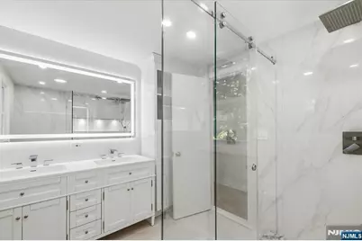 101 Pershing Road, Englewood Cliffs, NJ 07632 - Photo 23