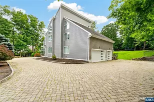 14 James Brite Cir, Mahwah, NJ 07430 - Photo 3