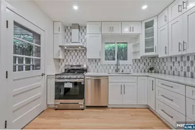 21 E Central Avenue, Bergenfield, NJ 07621 - Photo 7