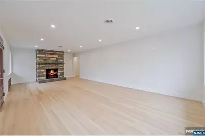 21 E Central Avenue, Bergenfield, NJ 07621 - Photo 3