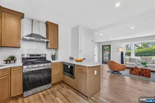 340 Northwood Way, Palisades Park, NJ 07650 - Photo 3