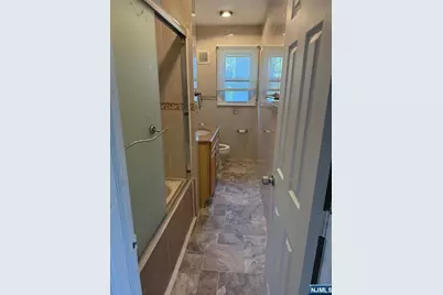 17 Daka Court, Bloomfield, NJ 07003 - Photo 11