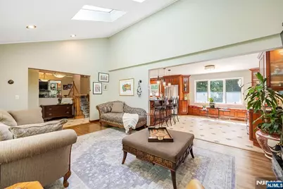 61 Brookview Drive, Woodcliff Lake, NJ 07677 - Photo 5