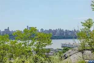 250 Gorge 21E, Cliffside Park, NJ 07010 - Photo 23