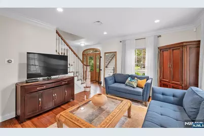 1025 Maple Drive, New Milford, NJ 07646 - Photo 9