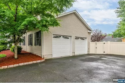 1025 Maple Drive, New Milford, NJ 07646 - Photo 49
