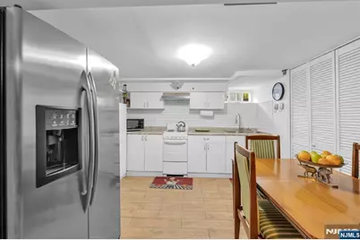 1025 Maple Drive, New Milford, NJ 07646 - Photo 39