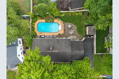 1025 Maple Drive, New Milford, NJ 07646 - Photo 3