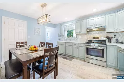 15 Pierrepont Avenue, Rutherford, NJ 07070 - Photo 11