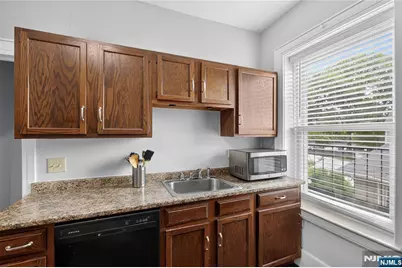 16 Forest Street 302 #302, Montclair, NJ 07042 - Photo 15
