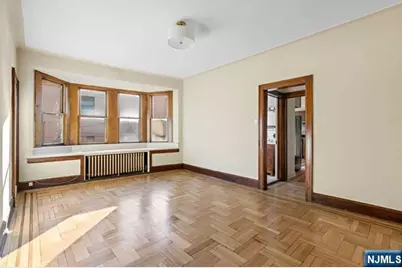 731B Anderson Avenue 2 #2, Cliffside Park, NJ 07010 - Photo 3