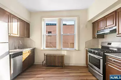 731B Anderson Avenue 2 #2, Cliffside Park, NJ 07010 - Photo 11