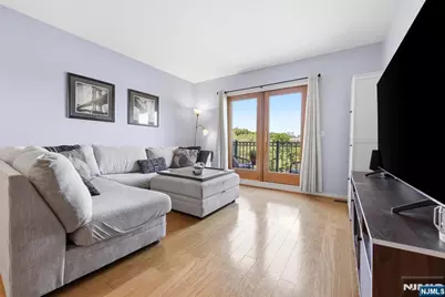242 The Promenade 242 #242, Edgewater, NJ 07020 - Photo 5