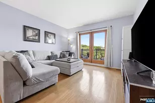 242 The Promenade 242, Edgewater, NJ 07020 - Photo 5