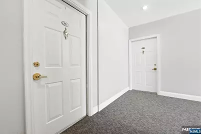 242 The Promenade 242 #242, Edgewater, NJ 07020 - Photo 15