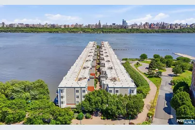 242 The Promenade 242 #242, Edgewater, NJ 07020 - Photo 43