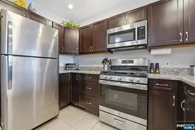 242 The Promenade 242 #242, Edgewater, NJ 07020 - Photo 11