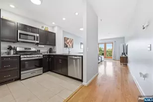 242 The Promenade 242, Edgewater, NJ 07020 - Photo 13
