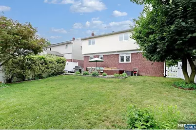 393 New Bridge Road, Bergenfield, NJ 07621 - Photo 33