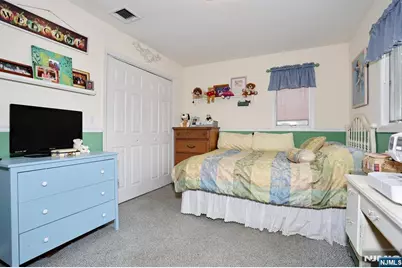 393 New Bridge Road, Bergenfield, NJ 07621 - Photo 21