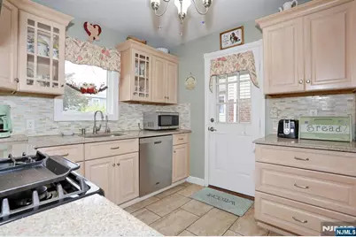 393 New Bridge Road, Bergenfield, NJ 07621 - Photo 11