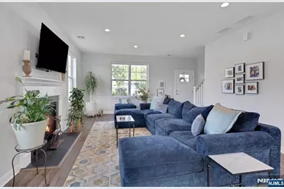 10 Bares Court, Little Ferry, NJ 07643 - Photo 7