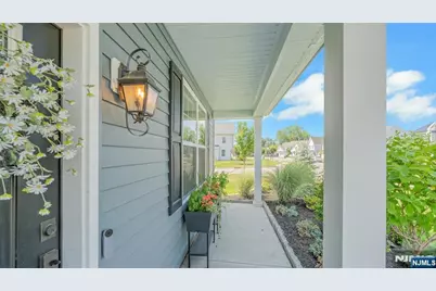 10 Bares Court, Little Ferry, NJ 07643 - Photo 3