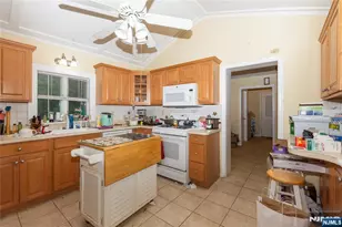 139 Mohawk Trail, Wayne, NJ 07470 - Photo 5
