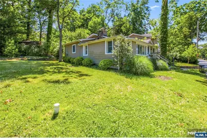 139 Mohawk Trail, Wayne, NJ 07470 - Photo 3