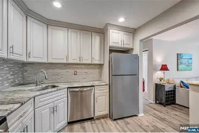 430 Poets Way 430 #430, Mahwah, NJ 07430 - Photo 13