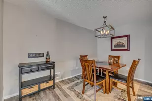 430 Poets Way 430, Mahwah, NJ 07430 - Photo 7