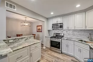 430 Poets Way 430, Mahwah, NJ 07430 - Photo 11