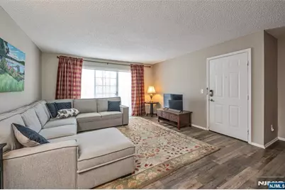 430 Poets Way 430 #430, Mahwah, NJ 07430 - Photo 5