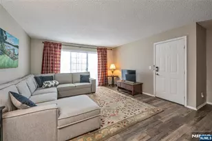430 Poets Way 430, Mahwah, NJ 07430 - Photo 5