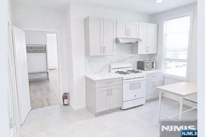 171 Bergen Avenue 2 #2, Kearny, NJ 07032 - Photo 5