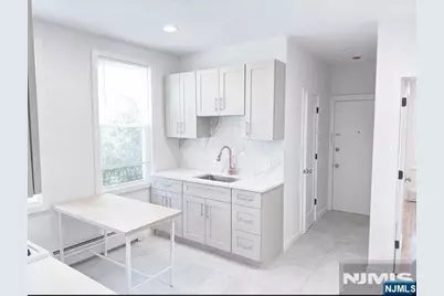 171 Bergen Avenue 2 #2, Kearny, NJ 07032 - Photo 3