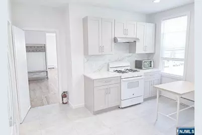 171 Bergen Avenue 2 #2, Kearny, NJ 07032 - Photo 5