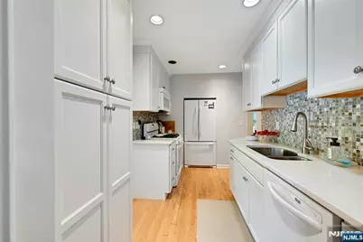63 Surrey Lane, River Edge, NJ 07661 - Photo 7