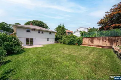 2 Henry Street, Englewood Cliffs, NJ 07632 - Photo 39