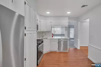 231 Hillside Avenue, Paramus, NJ 07652 - Photo 13