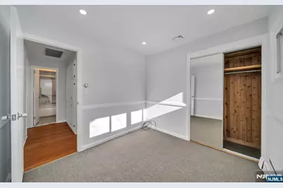 231 Hillside Avenue, Paramus, NJ 07652 - Photo 21
