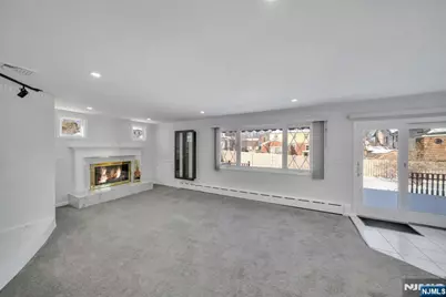 231 Hillside Avenue, Paramus, NJ 07652 - Photo 19