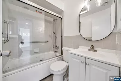 231 Hillside Avenue, Paramus, NJ 07652 - Photo 25