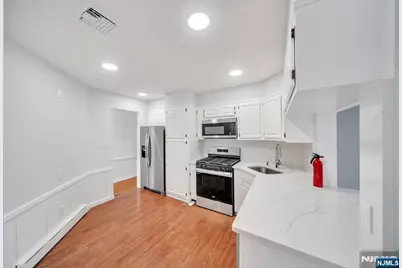 231 Hillside Avenue, Paramus, NJ 07652 - Photo 11