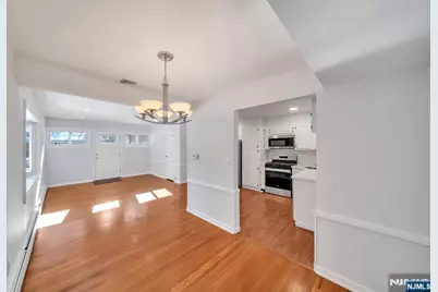 231 Hillside Avenue, Paramus, NJ 07652 - Photo 9