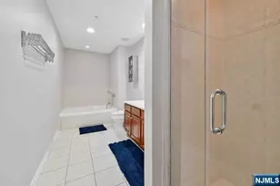 172 Price Ct 172X, West New York, NJ 07093 - Photo 17