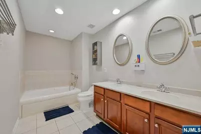 172 Price Court 172X #172X, West New York, NJ 07093 - Photo 19