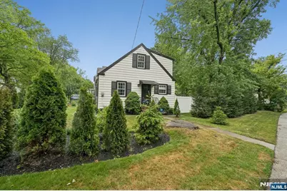 24 Iris Road, Summit, NJ 07901 - Photo 43