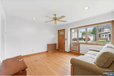 5 Lexington Avenue, Wallington, NJ 07057 - Photo 9