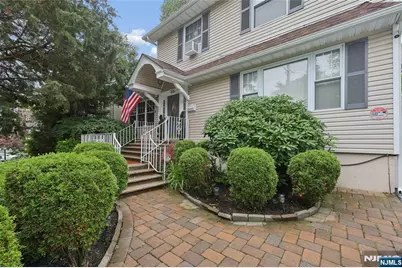 306 Passaic Avenue, Hasbrouck Heights, NJ 07604 - Photo 45